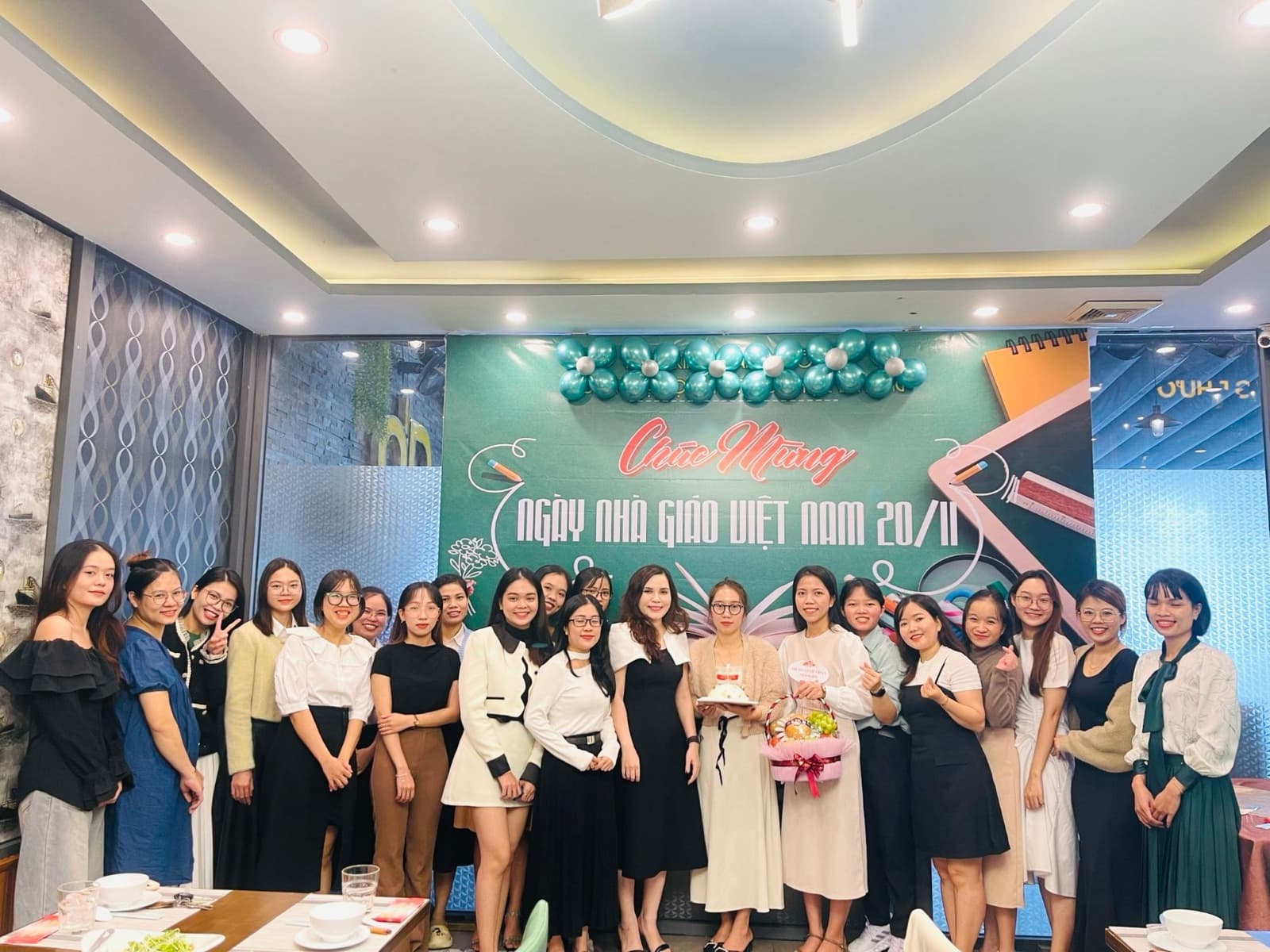 Đội ngũ giáo viên Broad Way trong ngày Nhà giáo Việt Nam 20/11